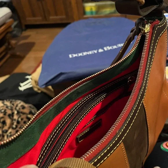 Dooney & Bourke Mia Hobo with dust bag - Picture 2 of 9